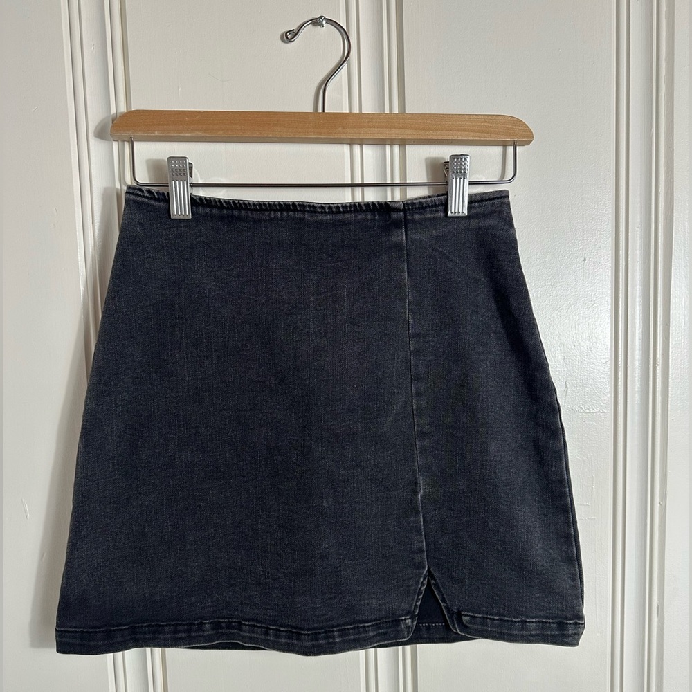 Wild Fable black denim mini skirt. size 4